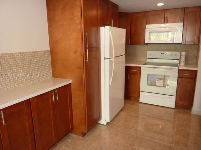 4535 SW 68th Ct Circle 7, Miami, FL 33155