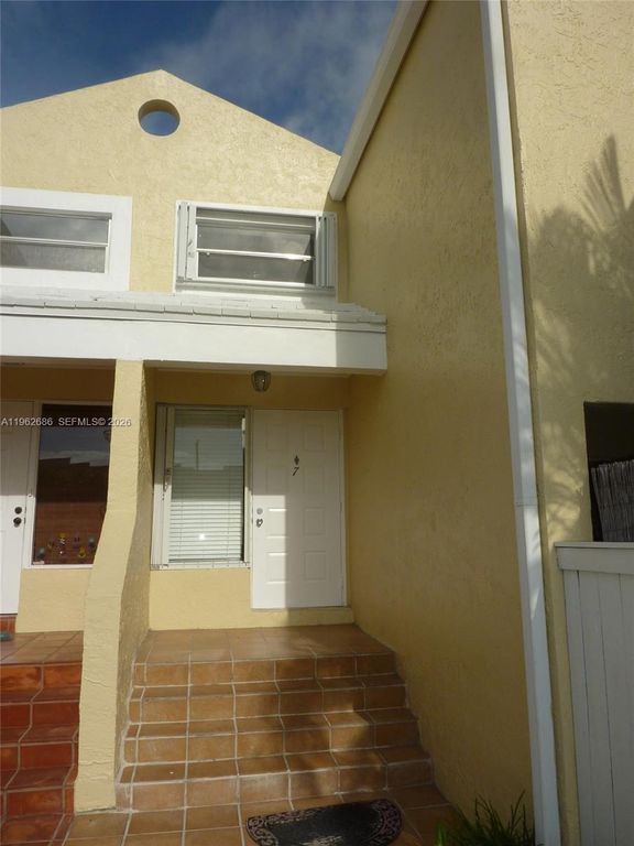 4535 SW 68th Ct Circle 7, Miami, FL 33155