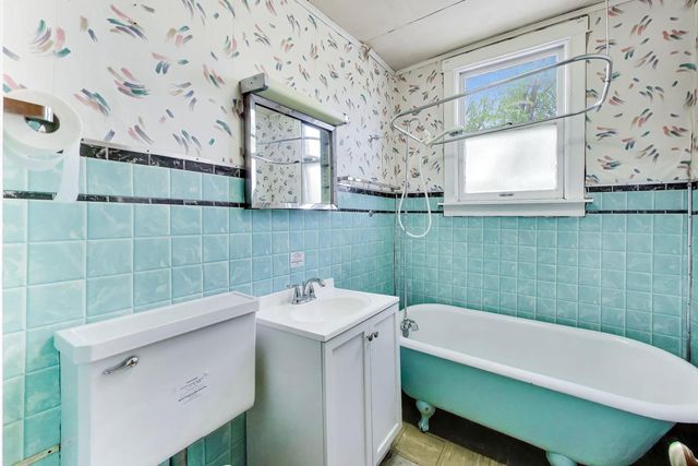 3400 S Wood Street, Chicago, IL 60608