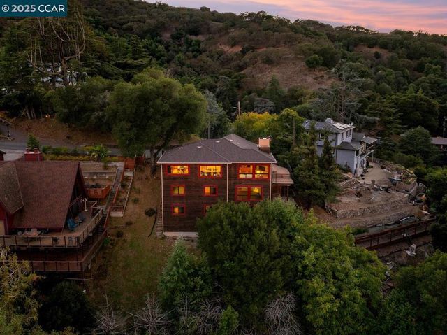 1087 Hillside Dr, Martinez, CA 94553