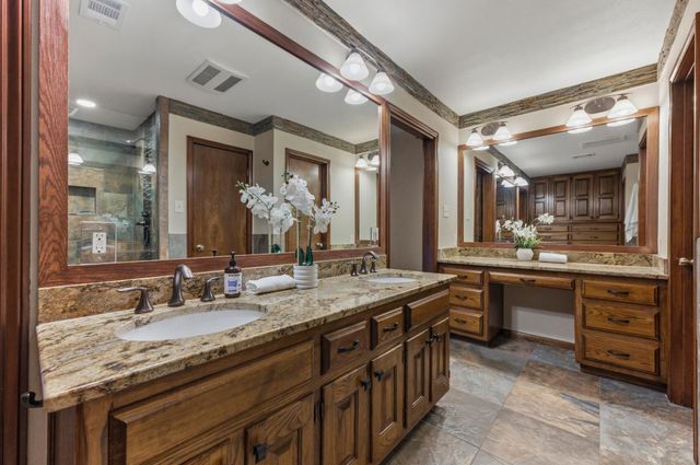 6906 Treaty Oak CIR, Austin, TX 78749