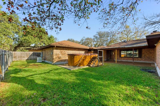 6906 Treaty Oak CIR, Austin, TX 78749