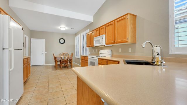 9633 E HOLIDAY Way, Sun Lakes, AZ 85248