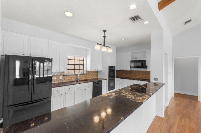 634 Broken HLS, Horseshoe Bay, TX 78657