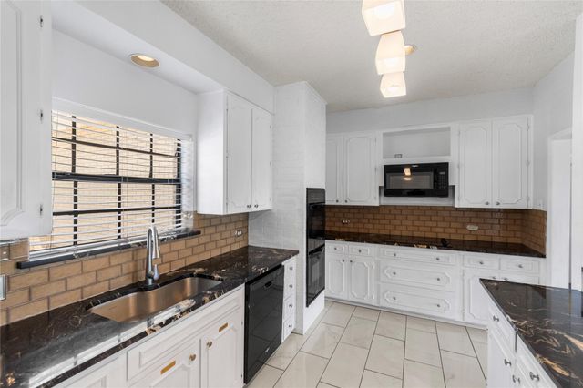 634 Broken HLS, Horseshoe Bay, TX 78657
