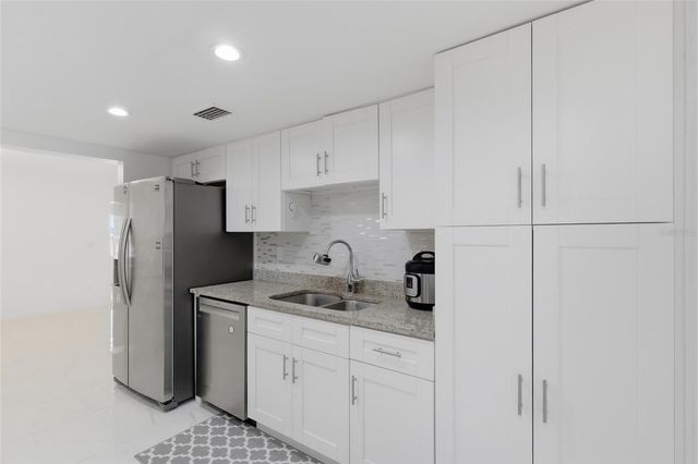 2530 W TENNESSEE AVENUE, Tampa, FL 33629