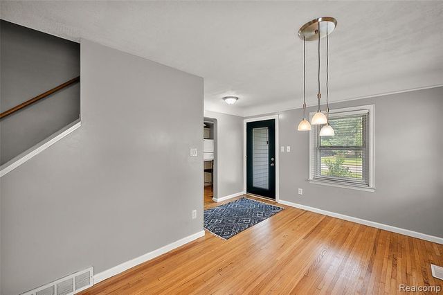 15464 Dixie, Redford, MI 48239