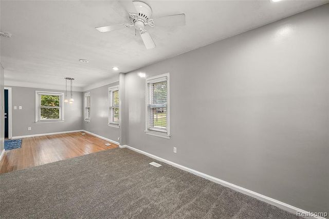 15464 Dixie, Redford, MI 48239