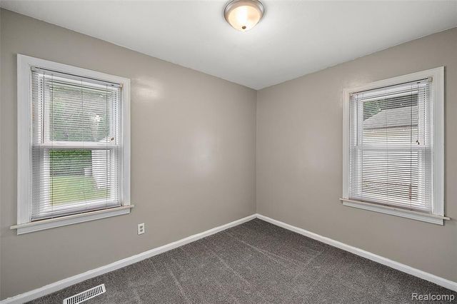 15464 Dixie, Redford, MI 48239