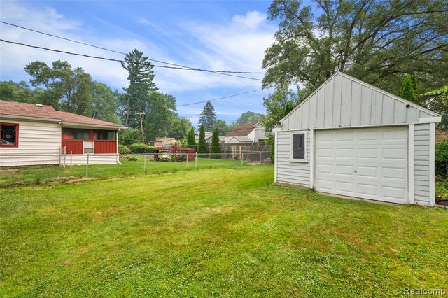 15464 Dixie, Redford, MI 48239