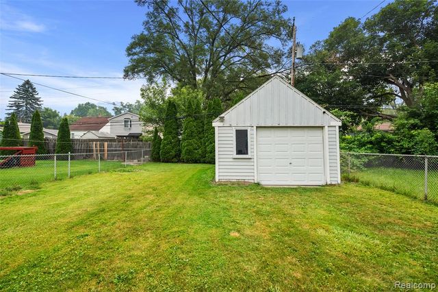 15464 Dixie, Redford, MI 48239