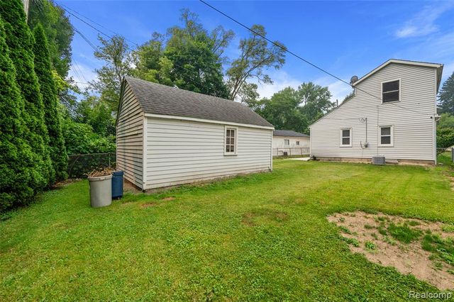 15464 Dixie, Redford, MI 48239