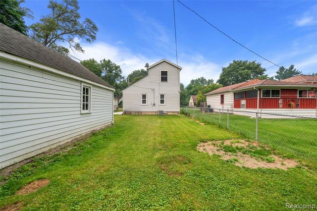 15464 Dixie, Redford, MI 48239