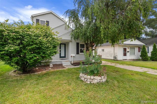 15464 Dixie, Redford, MI 48239
