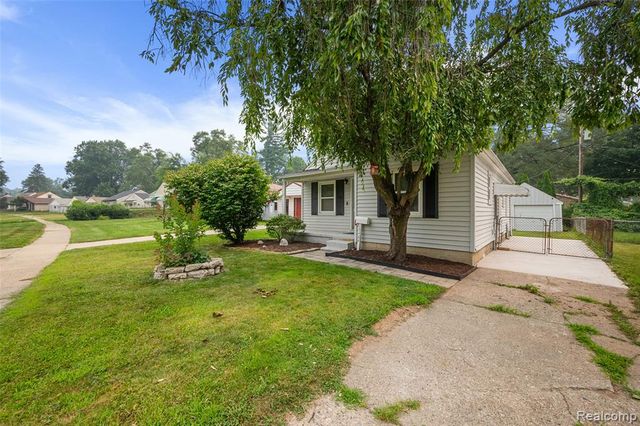 15464 Dixie, Redford, MI 48239