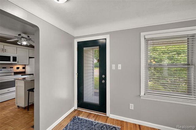 15464 Dixie, Redford, MI 48239