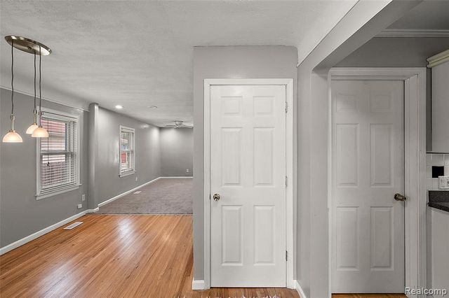 15464 Dixie, Redford, MI 48239