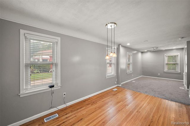 15464 Dixie, Redford, MI 48239