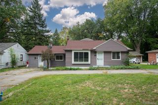 21613 Wallace Drive, Southfield, MI 48075