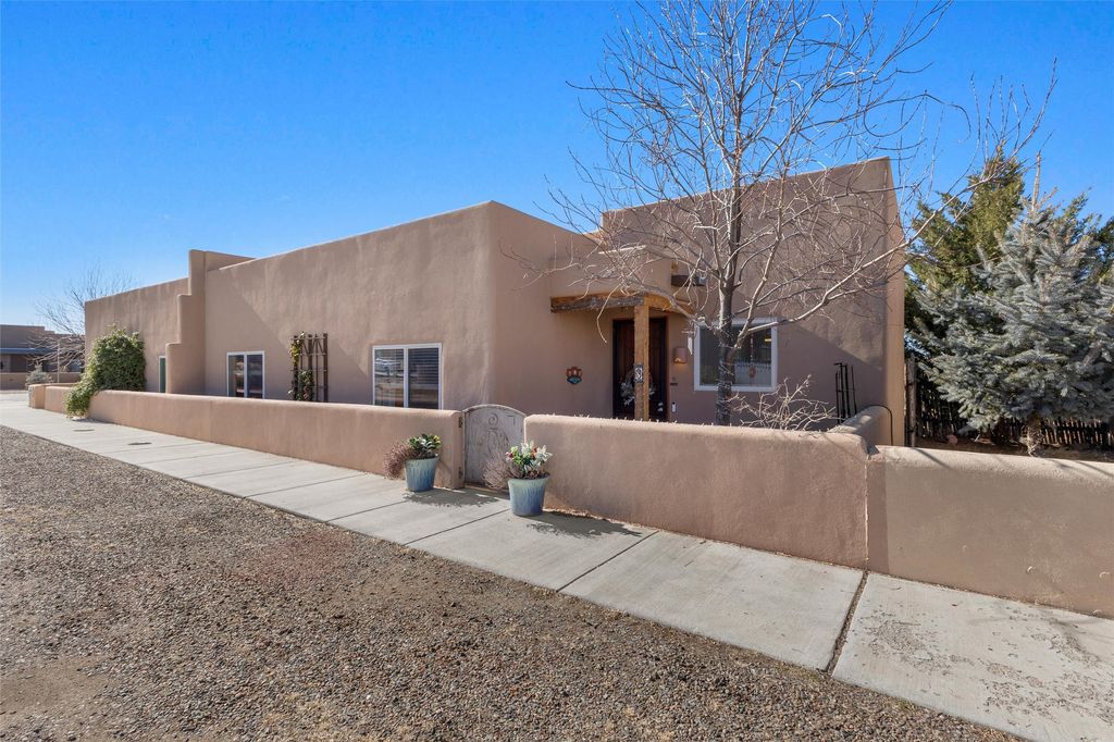 3 Silver Buckle, Santa Fe, NM 87508