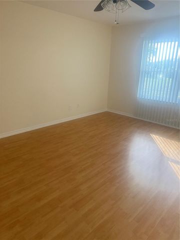 8741 VILLAGE GREEN BOULEVARD, Clermont, FL 34711