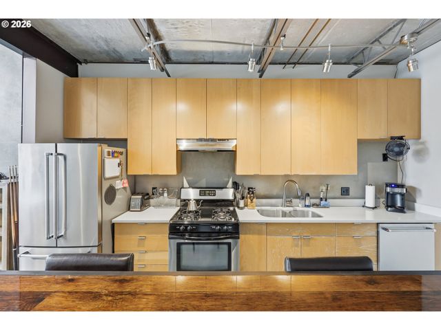 4426 Se HAWTHORNE Blvd 102, Portland, OR 97215