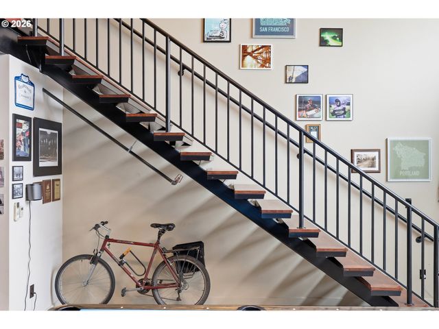 4426 Se HAWTHORNE Blvd 102, Portland, OR 97215