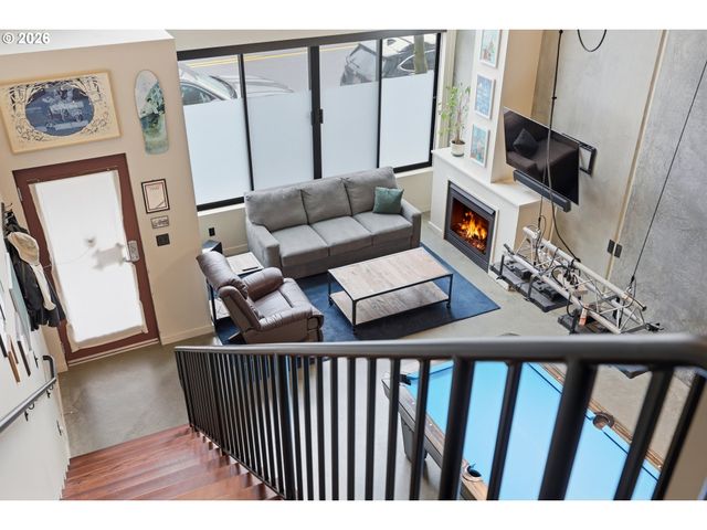 4426 Se HAWTHORNE Blvd 102, Portland, OR 97215