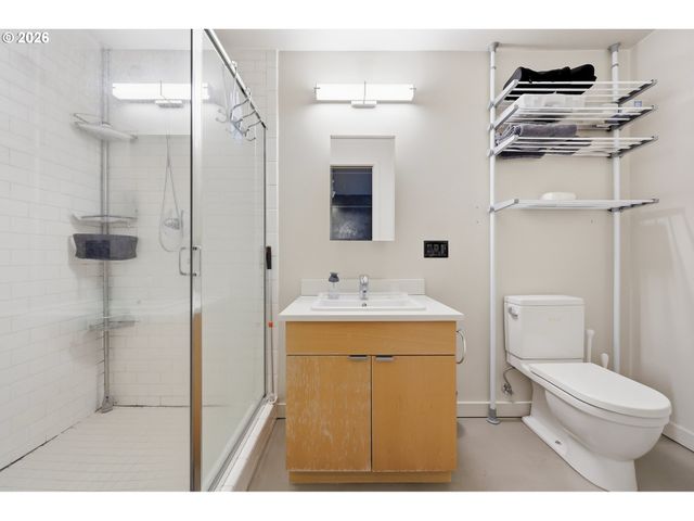 4426 Se HAWTHORNE Blvd 102, Portland, OR 97215