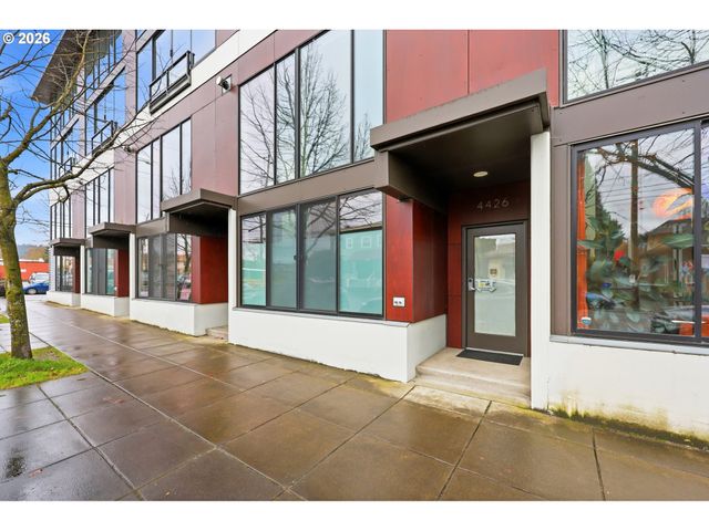 4426 Se HAWTHORNE Blvd 102, Portland, OR 97215