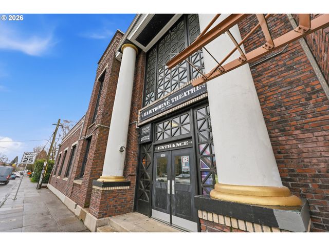 4426 Se HAWTHORNE Blvd 102, Portland, OR 97215