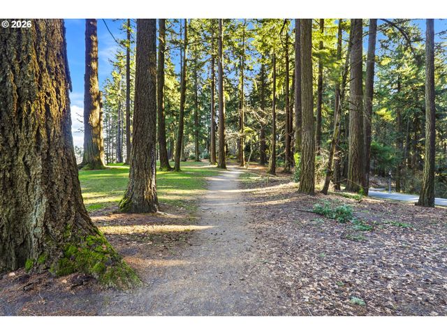 4426 Se HAWTHORNE Blvd 102, Portland, OR 97215