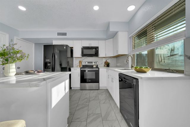 1024 E Peters Colony Road, Carrollton, TX 75007