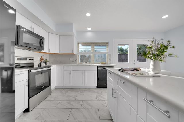 1024 E Peters Colony Road, Carrollton, TX 75007