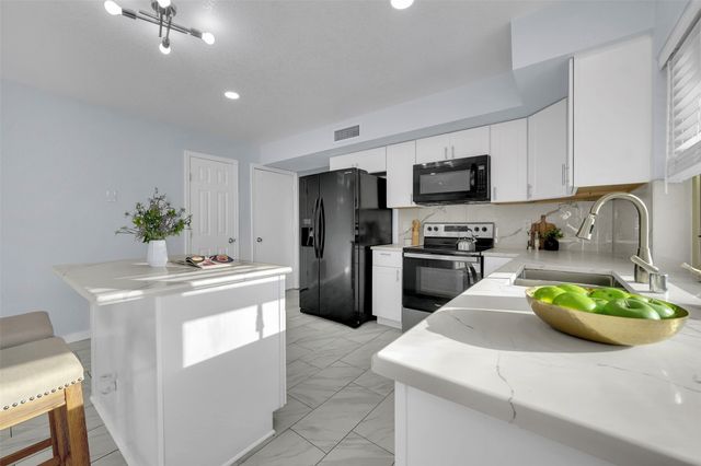 1024 E Peters Colony Road, Carrollton, TX 75007