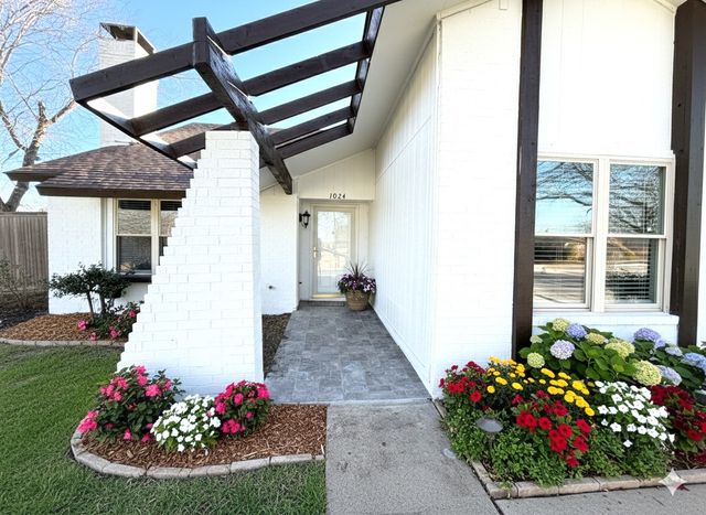 1024 E Peters Colony Road, Carrollton, TX 75007