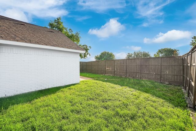 1024 E Peters Colony Road, Carrollton, TX 75007