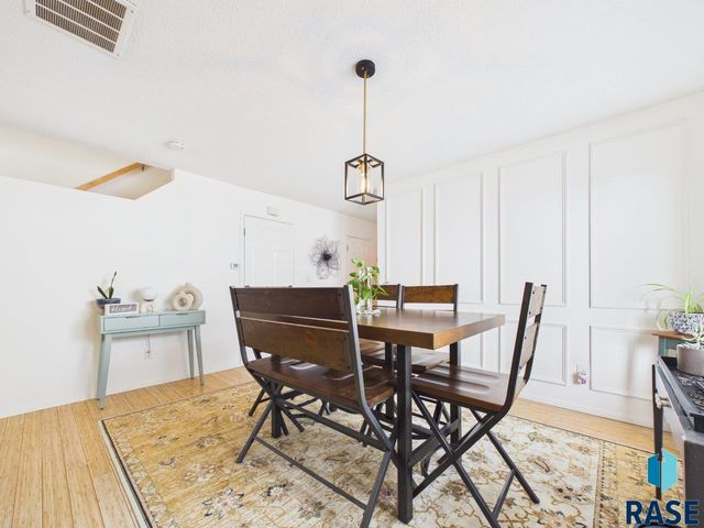 1117 S Bridgeport Pl Place, Sioux Falls, SD 57106