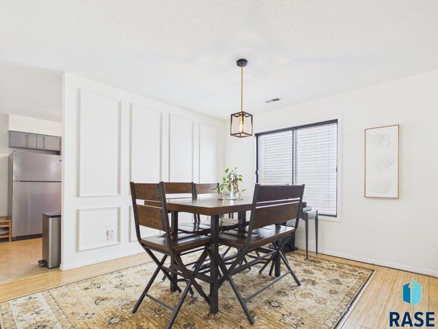 1117 S Bridgeport Pl Place, Sioux Falls, SD 57106