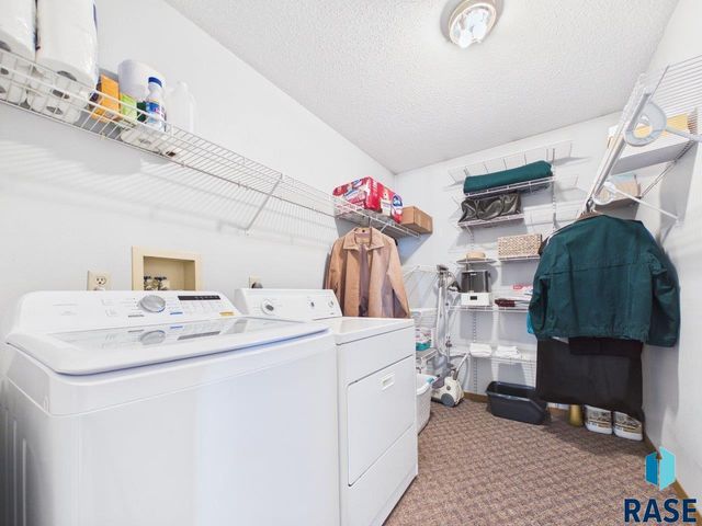 1117 S Bridgeport Pl Place, Sioux Falls, SD 57106