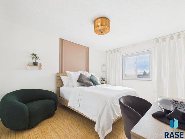 1117 S Bridgeport Pl Place, Sioux Falls, SD 57106