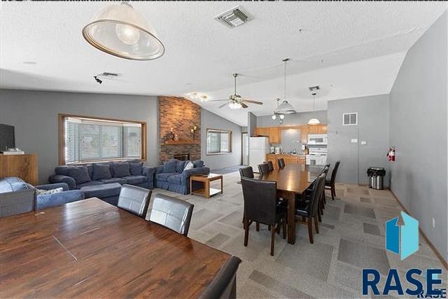 1117 S Bridgeport Pl Place, Sioux Falls, SD 57106