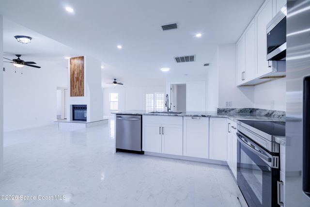 1604 Carbondale Avenue NW, Palm Bay, FL 32907