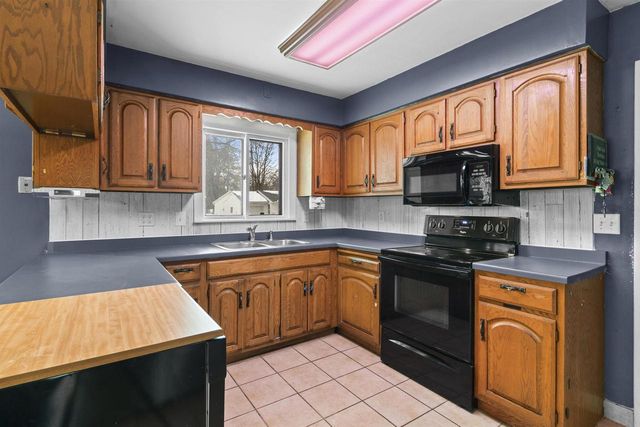 124 N WOOD AVENUE, Peshtigo, WI 54157