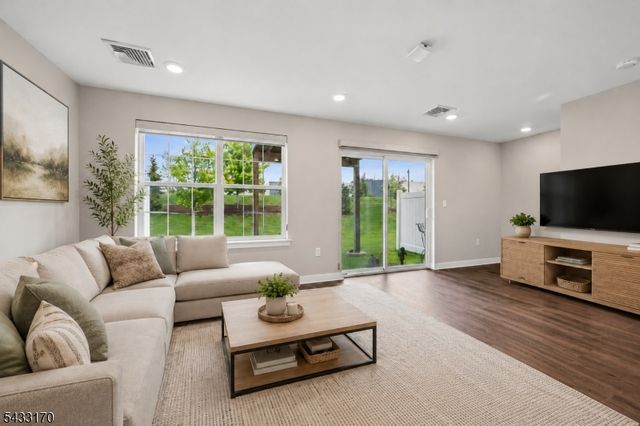 24 Gerhard Pl, Morris Twp., NJ 07960