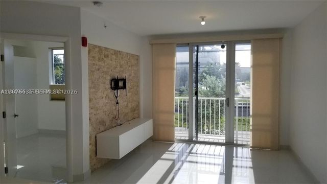2651 NE 212th Ter 207, Miami, FL 33180