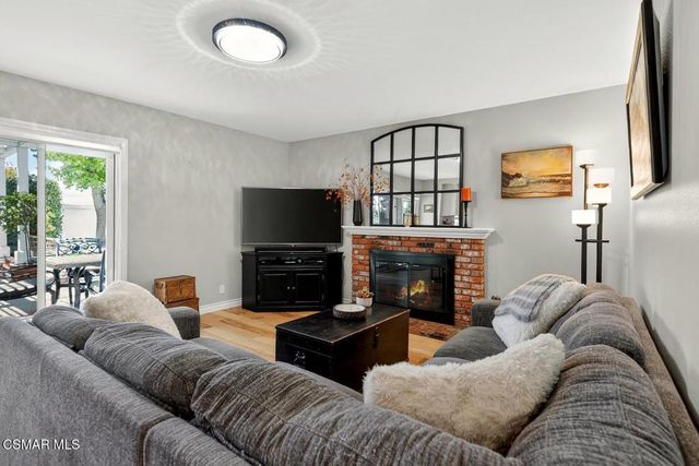 907 Sagebrush Place, Newbury Park, CA 91320