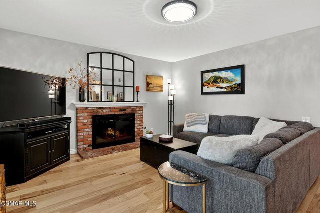 907 Sagebrush Place, Newbury Park, CA 91320