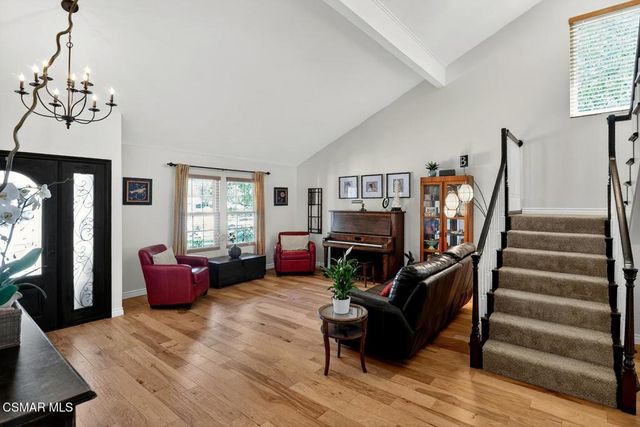907 Sagebrush Place, Newbury Park, CA 91320
