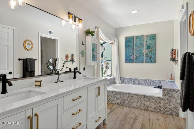 907 Sagebrush Place, Newbury Park, CA 91320